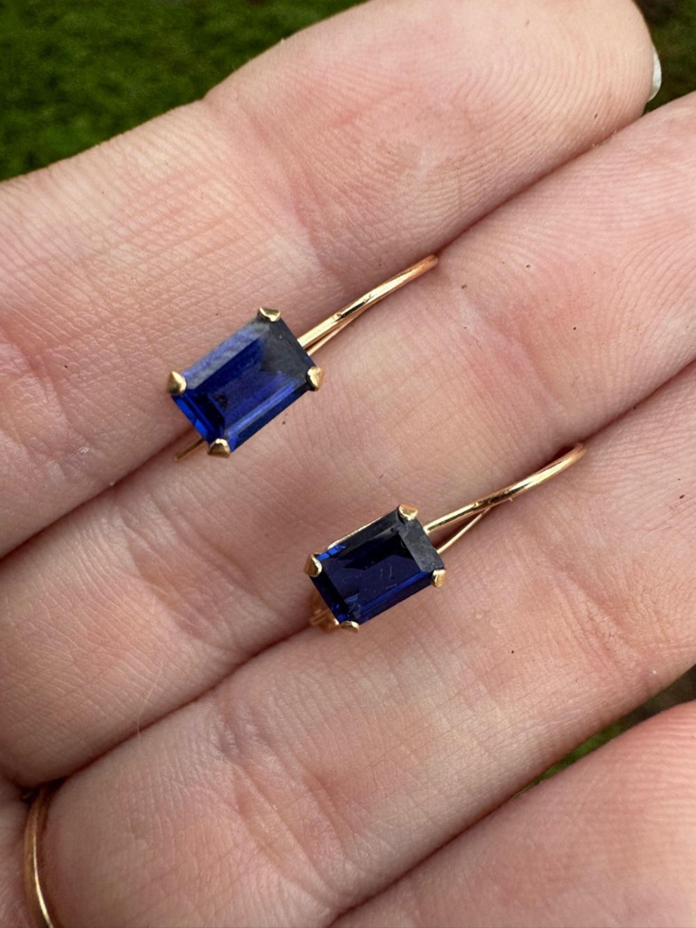 Solid 14k yellow gold genuine royal sapphire earrings - Picture 6 of 9